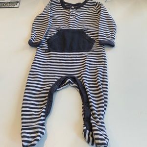 Burt’s Bees outfit